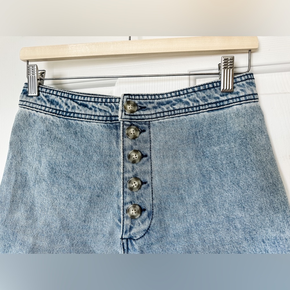 Every High-Waisted Denim Organic Cotton Women’s Shorts / Size 6 - Picture 5 of 9